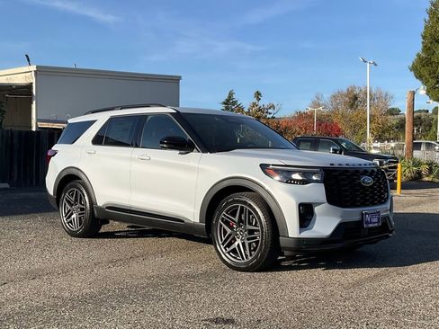 New 2026 Ford Explorer ST w/ Sun And Sound Package image 8