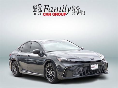 Used 2025 Toyota Camry XSE image 2