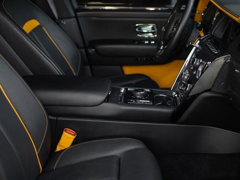 Used 2023 Rolls-Royce Cullinan Black Badge w/ Leather Finishing Pack AWD/4WD image 31