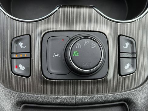 Used 2023 GMC Acadia SLT AWD/4WD image 34