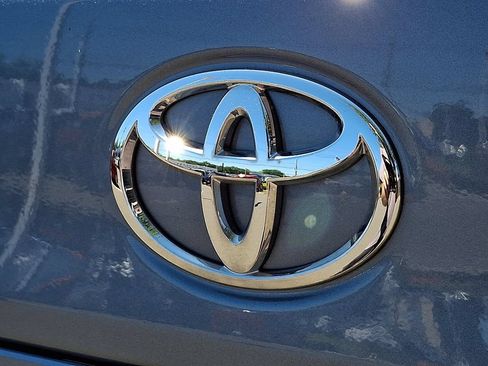 Used 2023 Toyota Corolla Cross XLE w/ Convenience Package AWD/4WD image 31