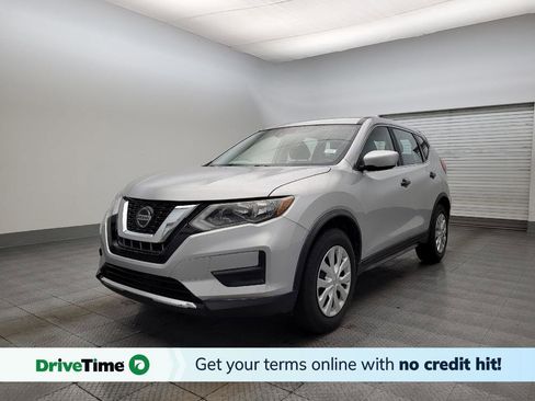 Used 2019 Nissan Rogue S image 1