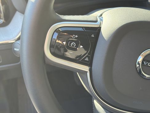 Certified 2025 Volvo XC60 B5 Plus image 19