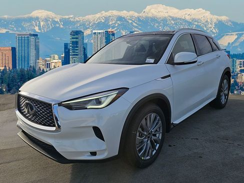 New 2025 INFINITI QX50 Luxe image 3