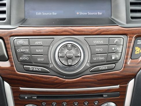 Used 2020 Nissan Pathfinder Platinum image 30