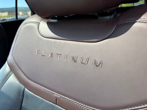 Used 2024 Ford Explorer Platinum w/ Technology Package AWD/4WD image 14