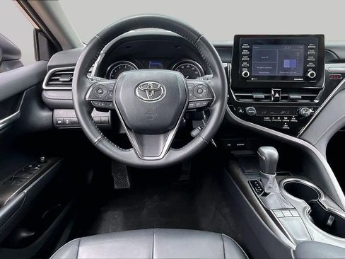 Used 2023 Toyota Camry SE FWD image 6