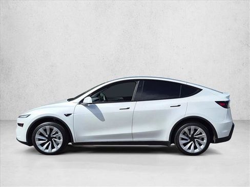 Used 2026 Tesla Model Y AWD image 8