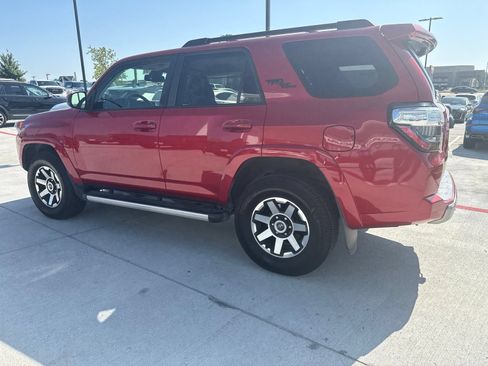 Used 2022 Toyota 4Runner TRD Off-Road AWD/4WD image 3
