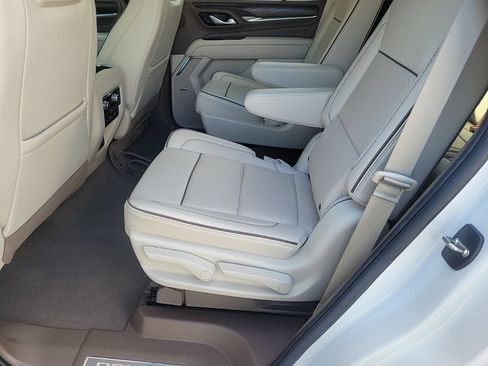 Used 2024 GMC Yukon Denali w/ Denali Reserve Package AWD/4WD image 13