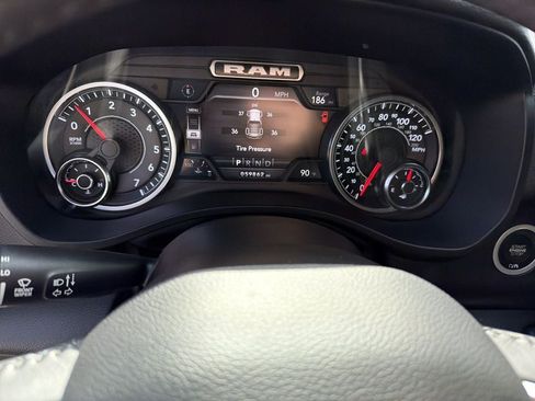 Used 2022 RAM 1500 Big Horn AWD/4WD image 18