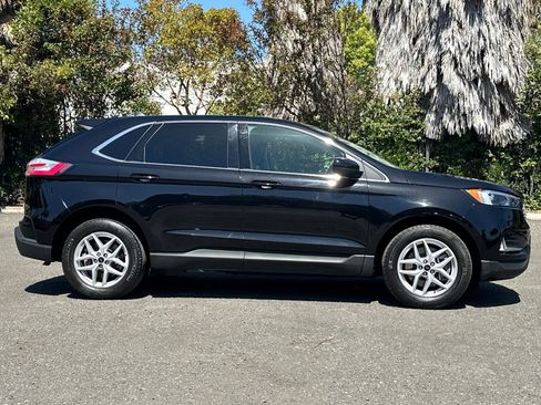 Certified 2024 Ford Edge SEL w/ Convenience Package AWD/4WD image 2