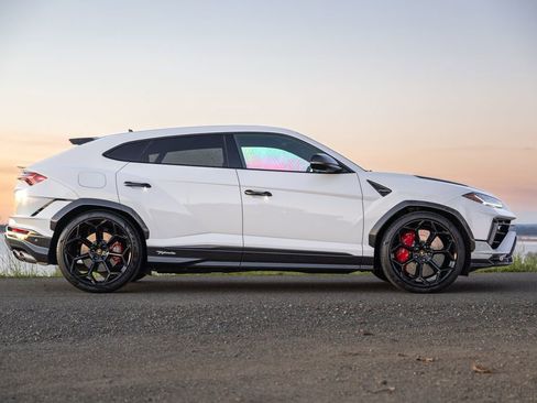 Used 2023 Lamborghini Urus Performante AWD/4WD image 45