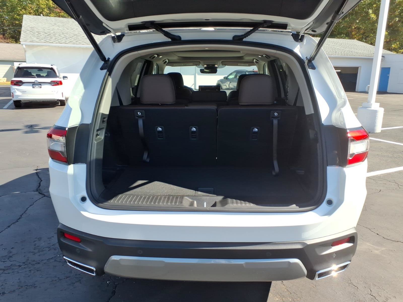 New 2026 Honda Pilot Touring image 5