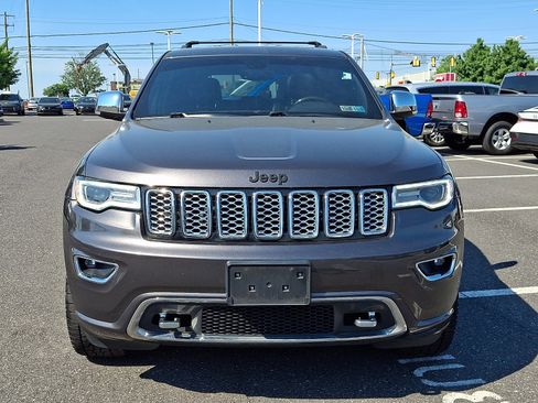 Used 2017 Jeep Grand Cherokee Overland AWD/4WD image 2