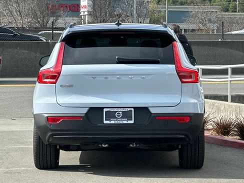 Used 2025 Volvo EX40 Ultra w/ Protection Package Premier image 8