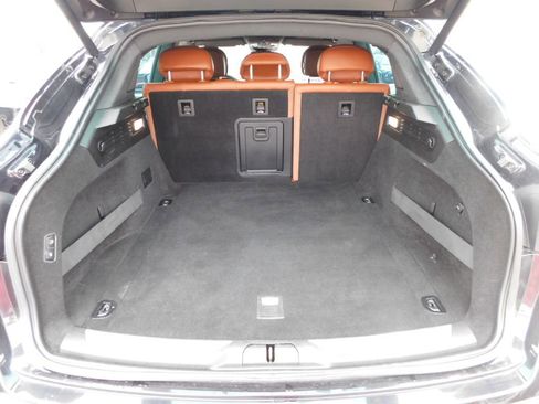 Used 2017 Maserati Levante w/ Luxury Package image 18