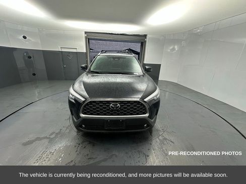 Used 2023 Toyota Corolla Cross XLE image 9