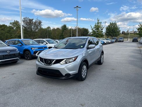 Used 2019 Nissan Rogue Sport S image 7