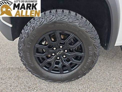 Used 2025 Chevrolet Colorado Trail Boss AWD/4WD image 33