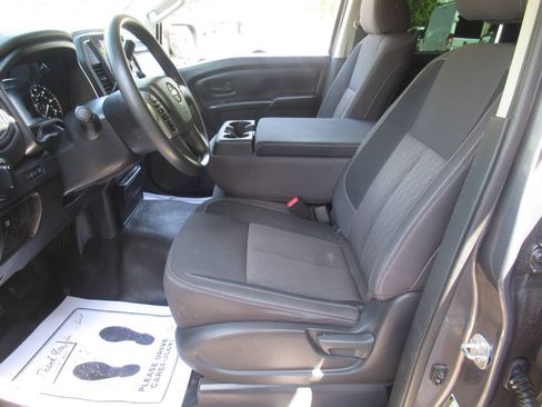 Used 2023 Nissan Titan S AWD/4WD image 14