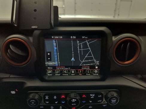 Used 2023 Jeep Gladiator Mojave w/ LED Lighting Group AWD/4WD image 15