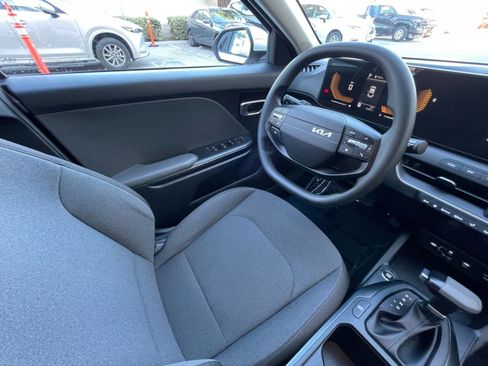 Used 2025 Kia K4 LXS image 34