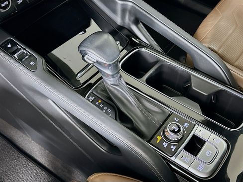 Used 2020 Kia Telluride SX w/ SX Prestige Package image 25