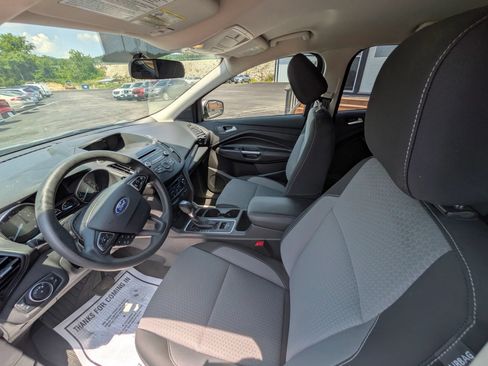 Used 2017 Ford Escape SE FWD image 19