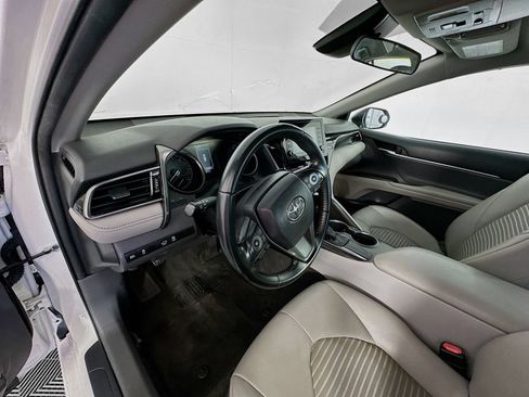 Used 2021 Toyota Camry SE FWD image 9