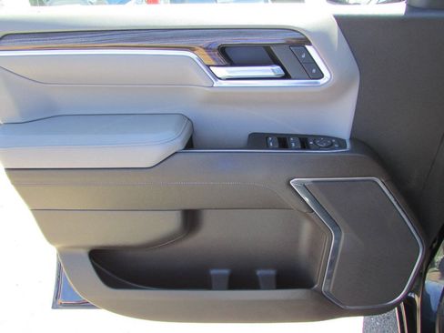Used 2023 Chevrolet Silverado 1500 LT w/ Protection Package AWD/4WD image 17