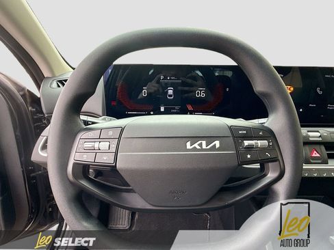 Used 2025 Kia K4 FWD image 11