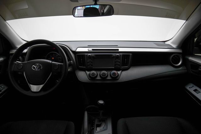 Used 2016 Toyota RAV4 LE AWD/4WD image 22