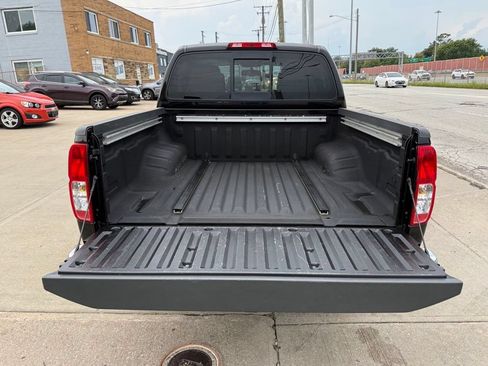 Used 2016 Nissan Frontier SV w/ SV Value Truck Package AWD/4WD image 18