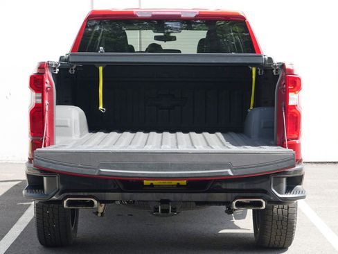 Used 2022 Chevrolet Silverado 1500 LT Trail Boss w/ Bed Protection Package AWD/4WD image 9