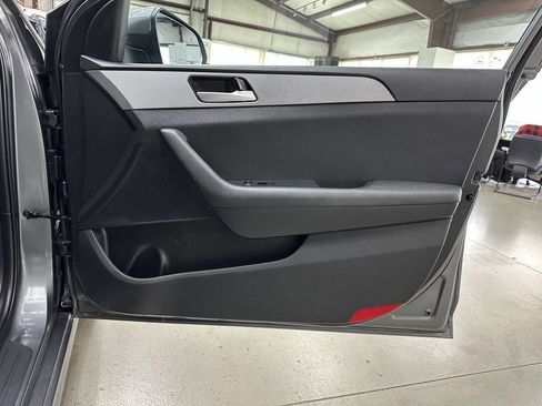 Used 2019 Hyundai Sonata SE image 16