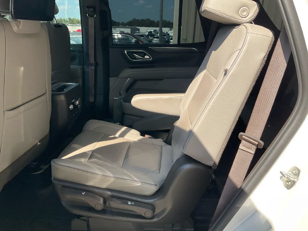Used 2021 GMC Yukon SLT w/ SLT Luxury Plus Package RWD image 4