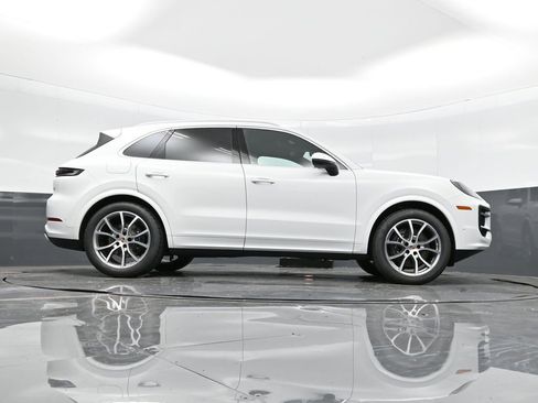 New 2025 Porsche Cayenne image 39