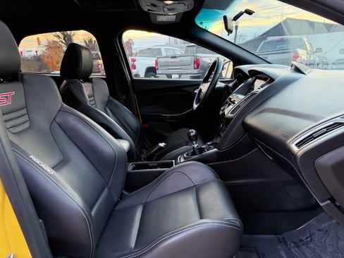 Used 2017 Ford Focus ST w/ Equipment Group 402A image 21