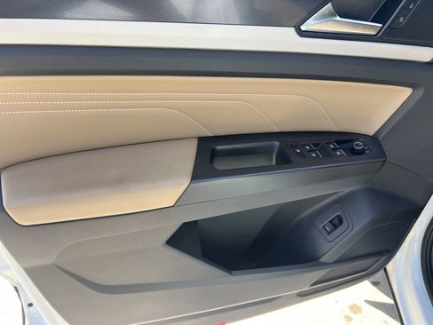 Certified 2023 Volkswagen Atlas Cross Sport SE w/ Panoramic Sunroof Package FWD image 13