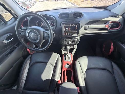 Used 2022 Jeep Renegade Trailhawk w/ Trailer Tow Group image 28