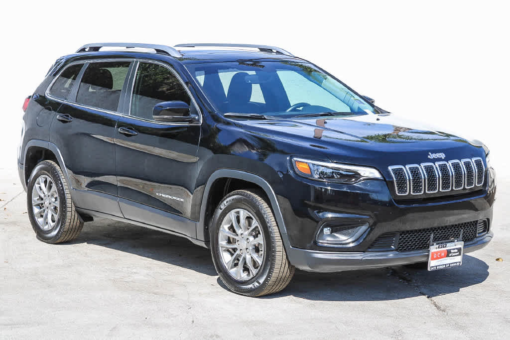 Used 2019 Jeep Cherokee Latitude Plus w/ Comfort/Convenience Group AWD/4WD image 3