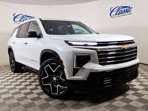 New 2026 Chevrolet Traverse High Country FWD image 1