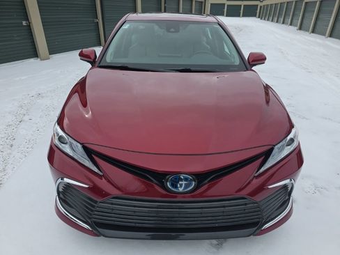 Certified 2021 Toyota Camry XLE w/ Navigation Upgrade Package image 10