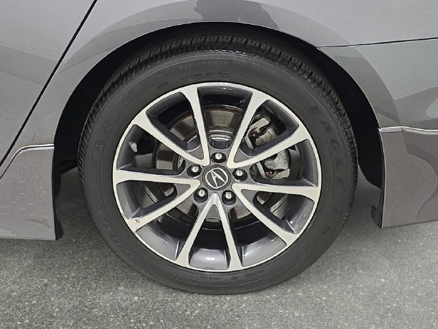 Used 2017 Acura TLX w/ Technology Package FWD image 31