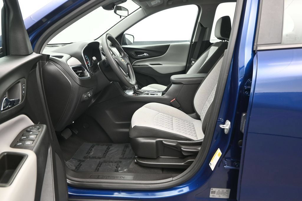 Used 2023 Chevrolet Equinox LS FWD image 11