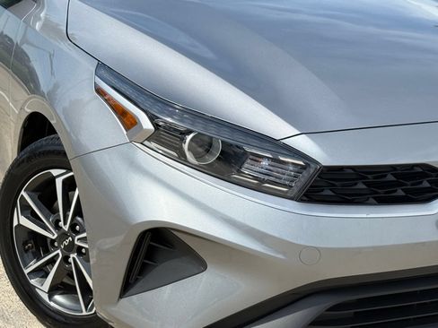 Used 2023 Kia Forte LXS FWD image 3