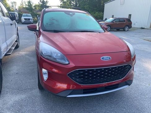 Used 2020 Ford Escape Titanium AWD/4WD image 3