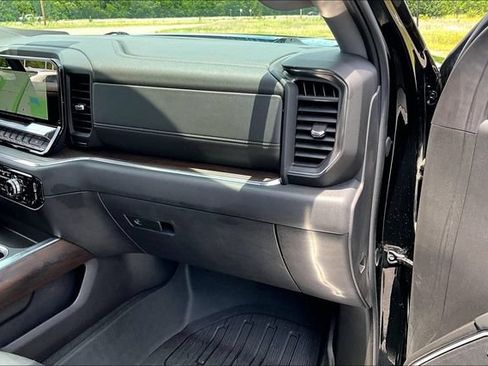 Used 2024 GMC Sierra 1500 SLT w/ SLT Premium Plus Package AWD/4WD image 27