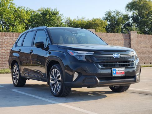 Used 2025 Subaru Forester Touring w/ Popular Package - Touring image 4